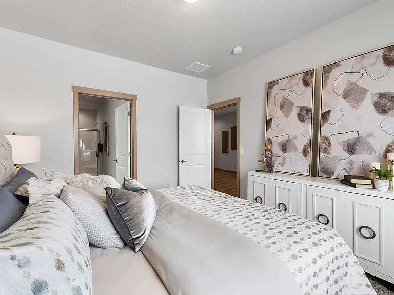 1288 Sq Ft Primary Bedroom