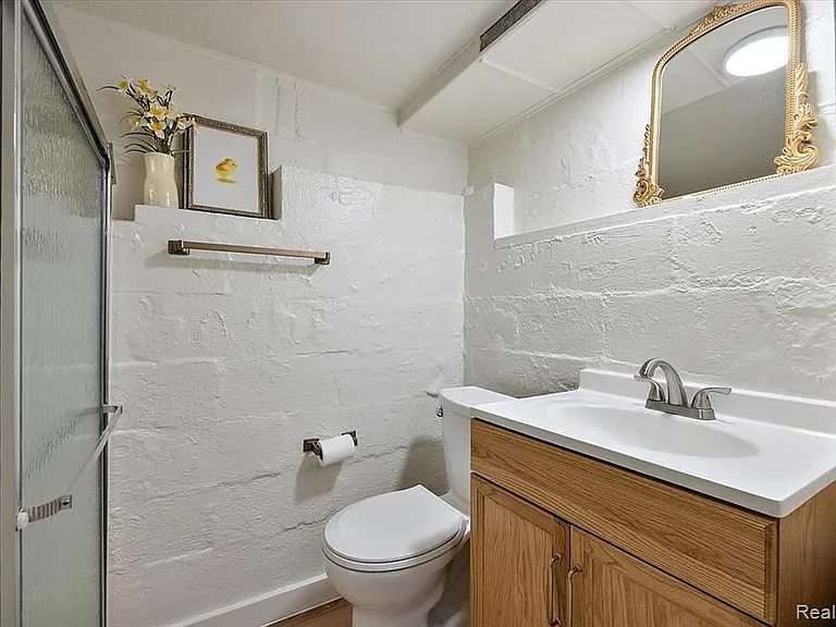 2136 Dorchester Rd — Photo 49