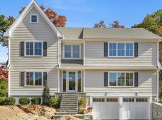 86 Mary Ln, Riverside, CT 06878