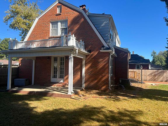 5th image of 869 Edgehill Rd