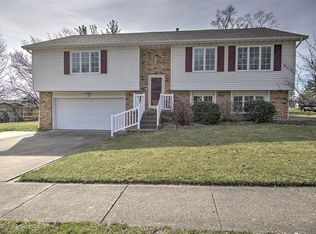 2819 S Forrest Ln, Decatur, IL 62521