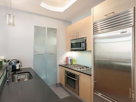 5th image of 325 5th Ave APT 9G