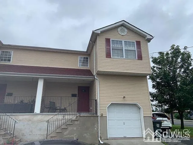 12 Ellen Ave — Photo 2