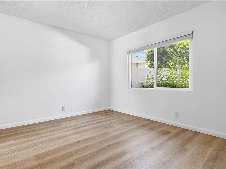 2080 S. Camino Real — Photo 13