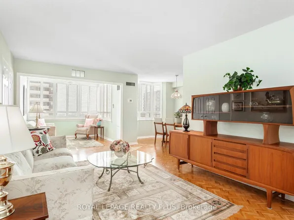 5 Lisa St #803, Brampton, ON L6T 4T4