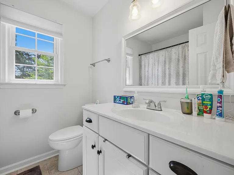 368 Gainsborough Rd — Photo 30