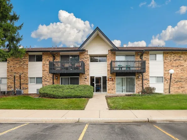 5A Kingery Quarter #5-104, Willowbrook, IL 60527