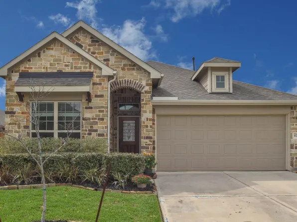 6719 Hunters Way Ln, Baytown, TX 77521