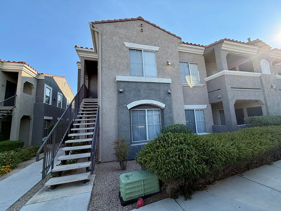 10245 S Maryland Pkwy #136