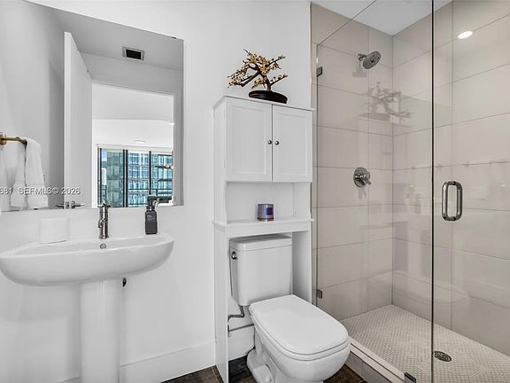 5th image of 2900 NE 7th Ave Unit 1408