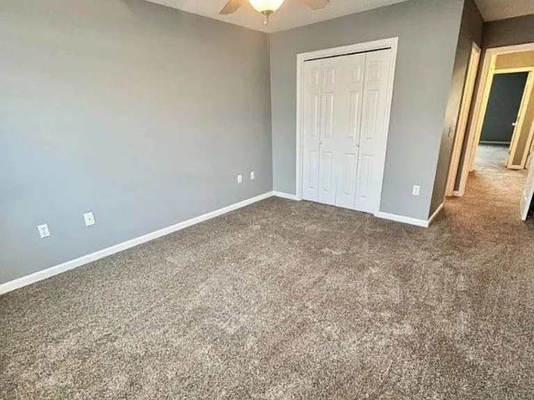 125 N Springview Dr — Photo 7