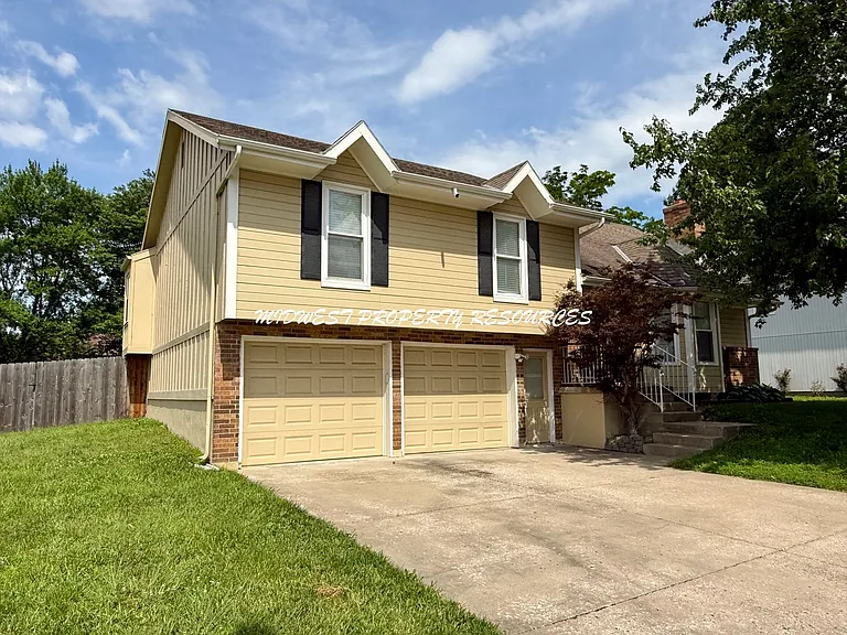 1100 NE Ball Dr — Photo 2