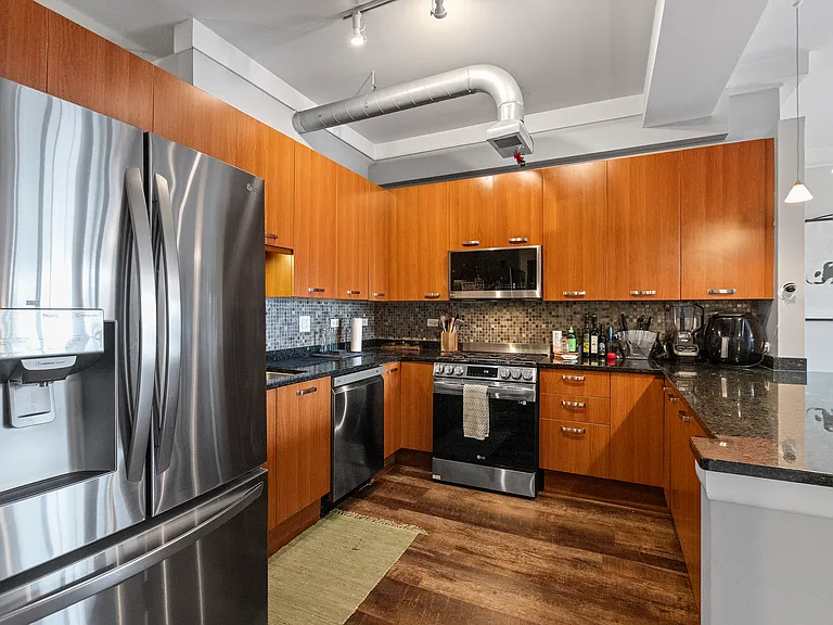 1225 W Morse Ave #304 — Photo 3