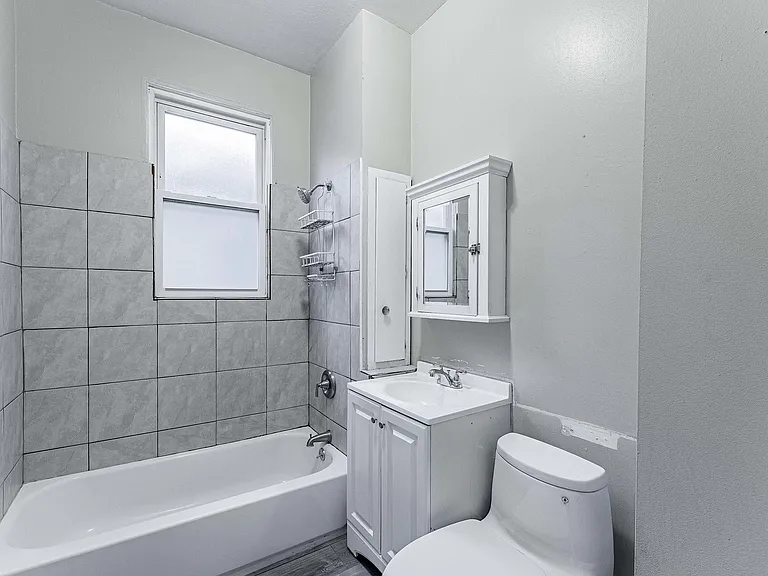 1330 Ridgeland Ave — Photo 8