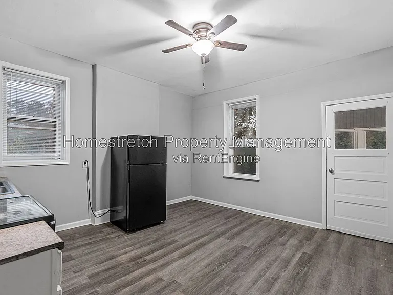 2732 Utah St #B — Photo 6