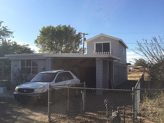 2 story - large Master Bedroom upstairs