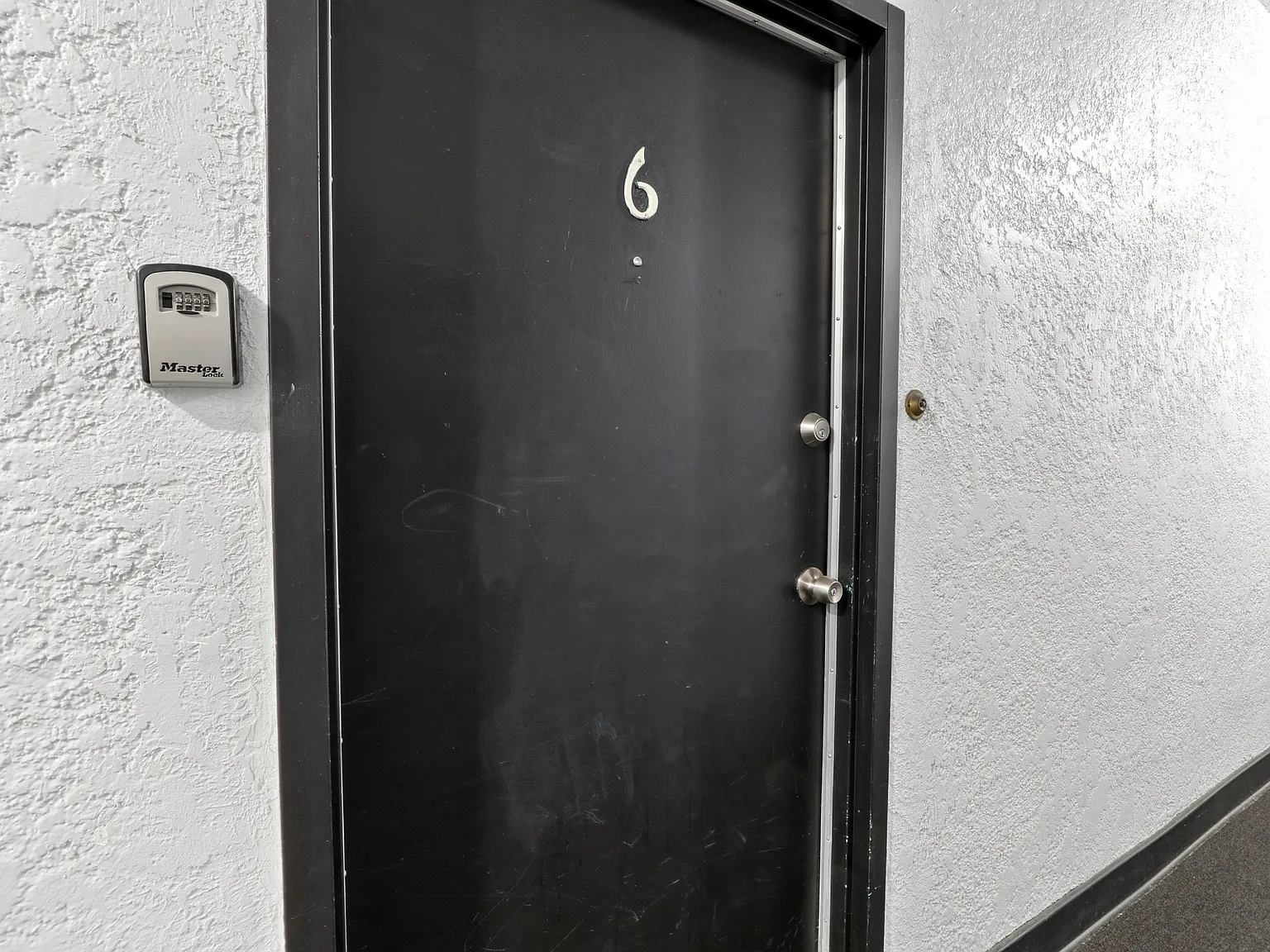Studio, 590 sqft, $1,600 — Photo 2