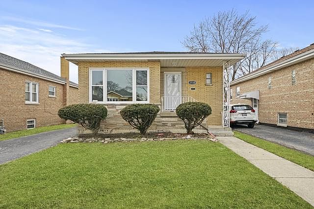 1st image of 527 Cottonwood Ln