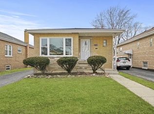 527 Cottonwood Ln, Berwyn, IL 60193