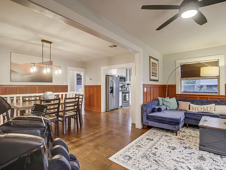1511 Gregory St — Photo 32