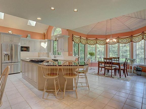 Kitchen and breakfast gazebo