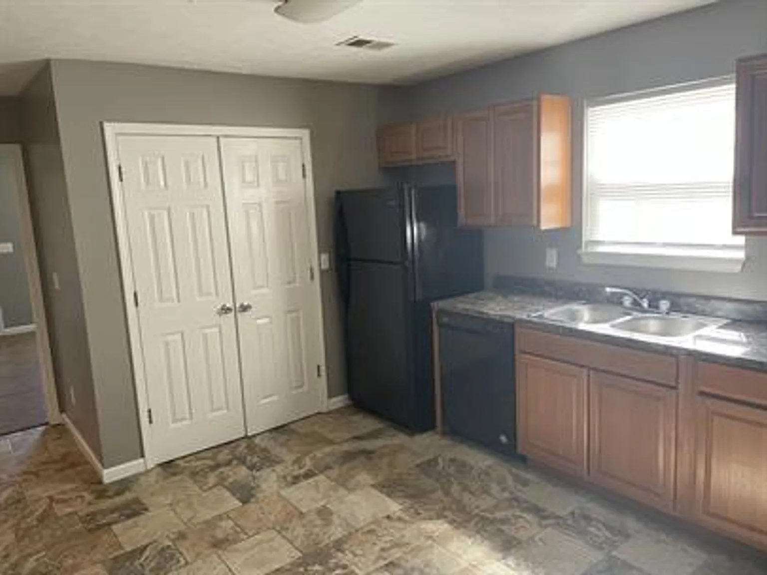 322 Camptown Rd — Photo 3