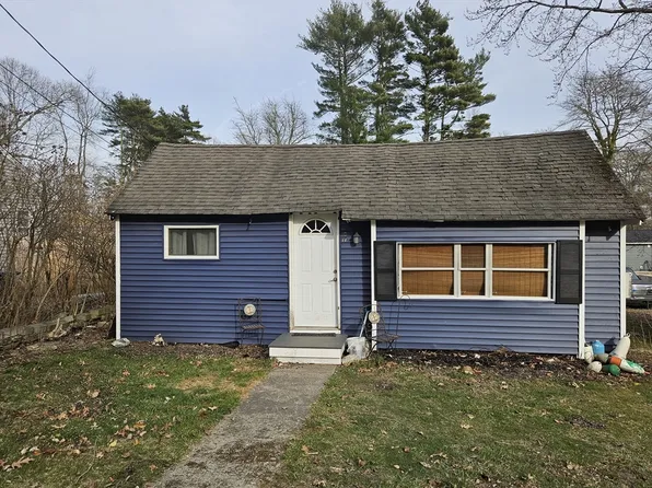 17 4th Ave, Lakeville, MA 02347