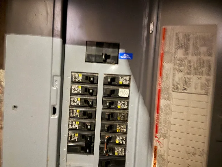 711 Vine St — Photo 33