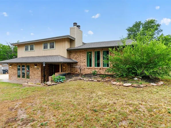 2640 Hummingbird Ln, Enid, OK 73703