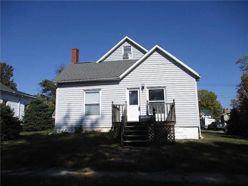 1st image of 301 W South 2nd St