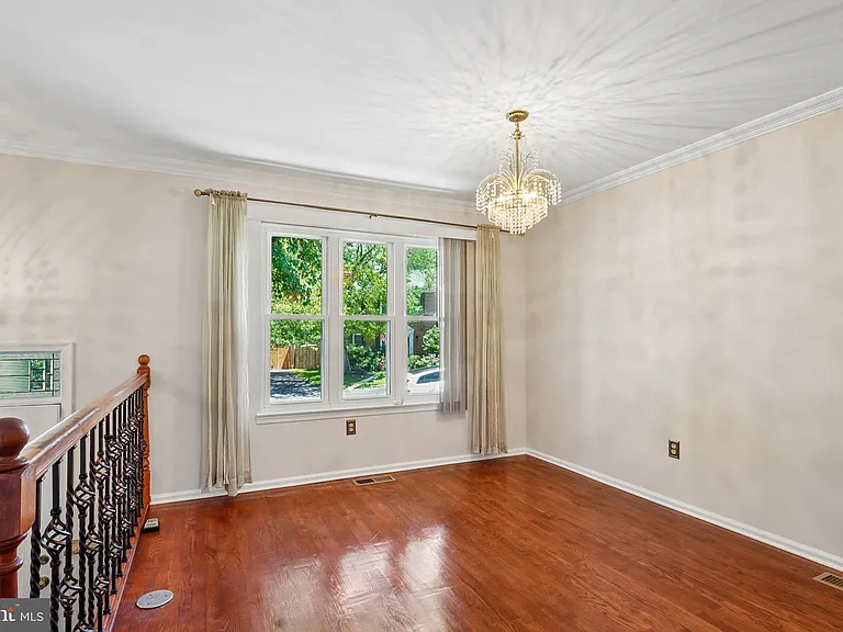 2313 Westport Ln — Photo 4