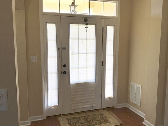 2nd image of 719 Savannah Dr