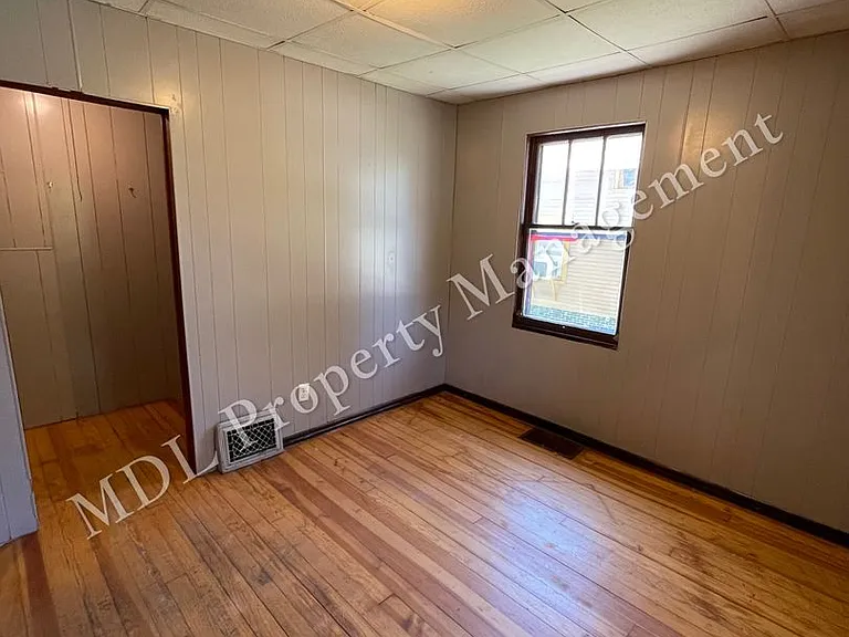 1715 Green St — Photo 9