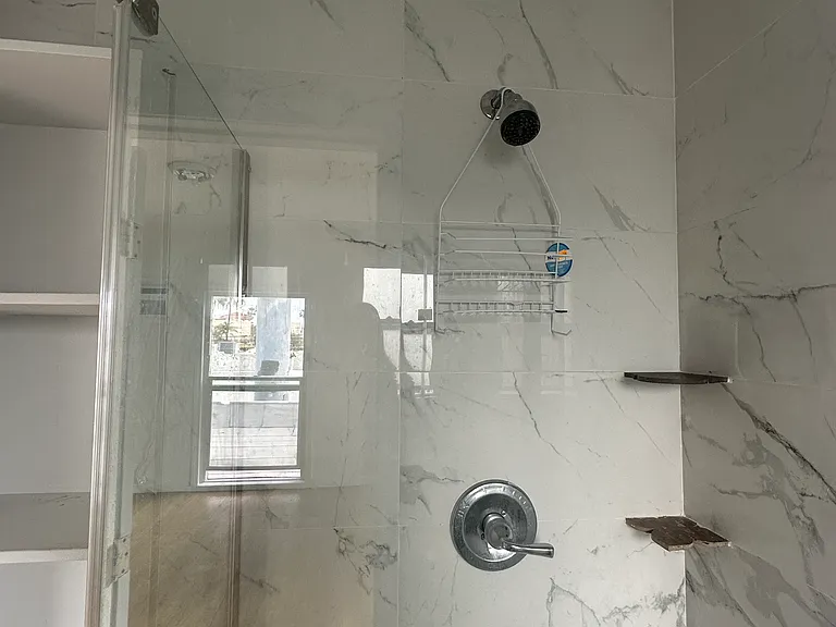 707 N Ridgewood Pl #211 — Photo 16