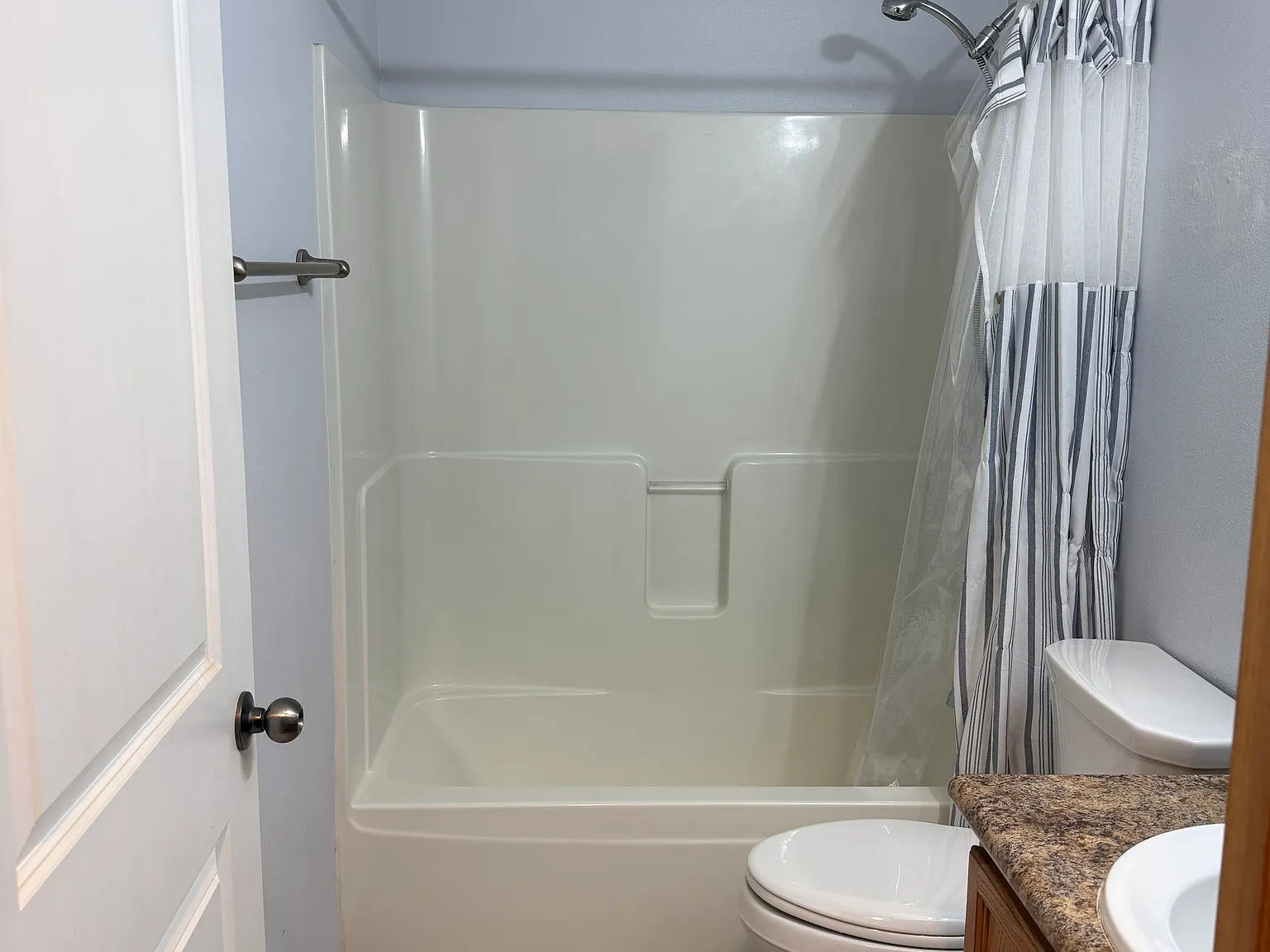 2 bed, 1056 sqft, $1,500 — Photo 4