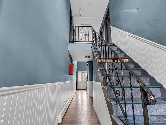 4th image of 127-135 E 5th Ave #38