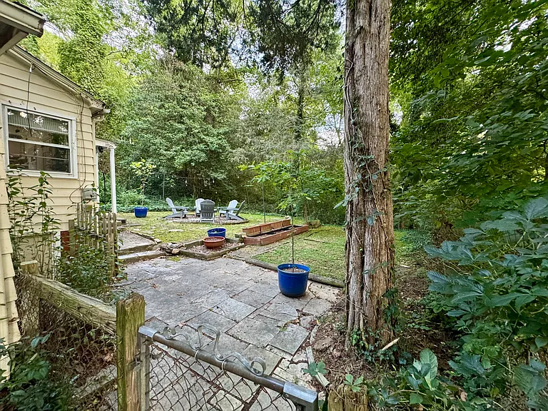 95 Baird St — Photo 6