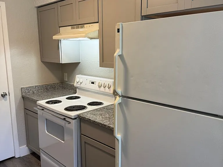 703 S 8th Ave — Photo 6