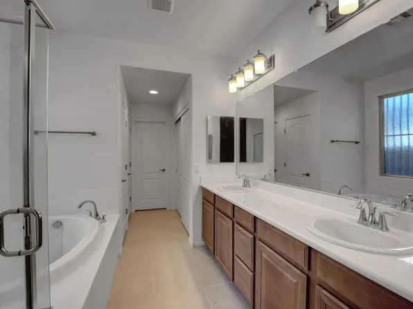 7110 Purple Iris Ave, Las Vegas, NV 89117