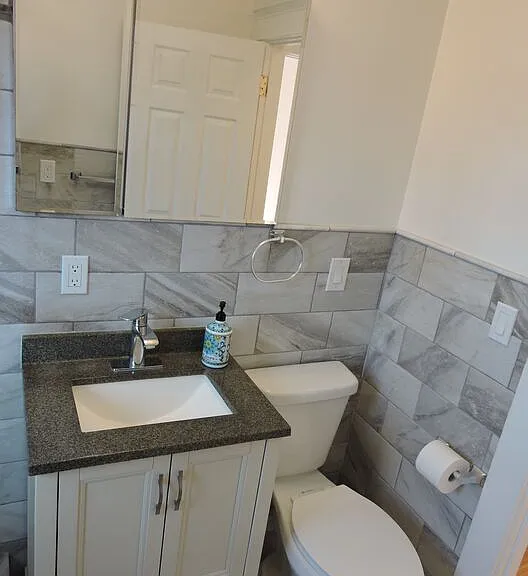 559 N Windsor Blvd — Photo 20
