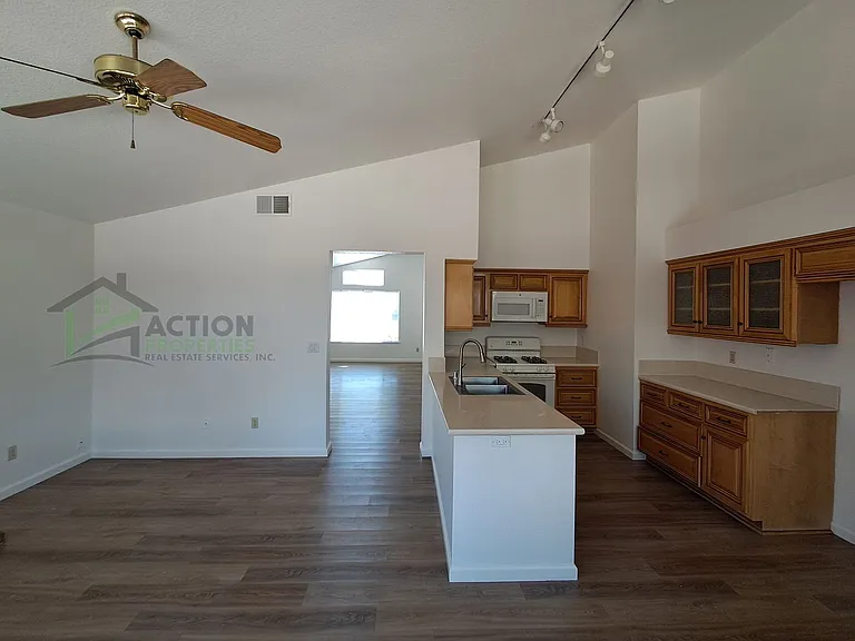 3835 Hunters Glen Pl — Photo 18