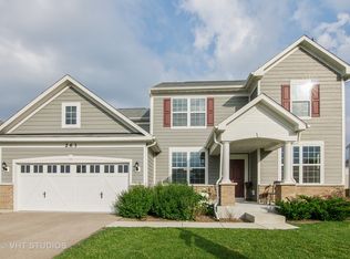 263 Stagecoach Dr, Elgin, IL 60124