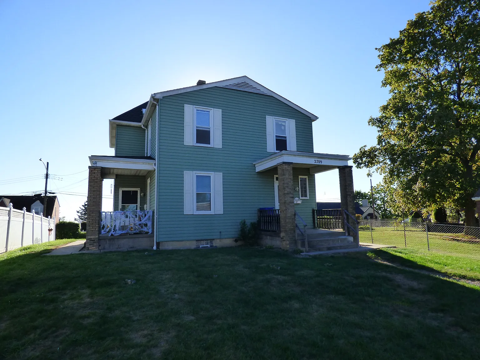 2 bed, 975 sqft, $975 — Photo 1