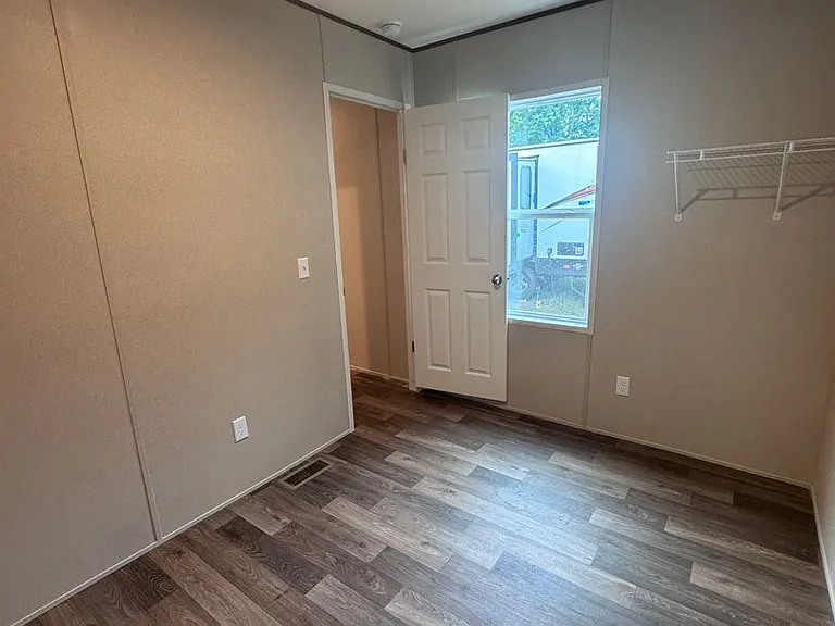 1111 Alexandria Rd SW — Photo 5