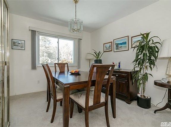 4th image of 7 Charter Ct