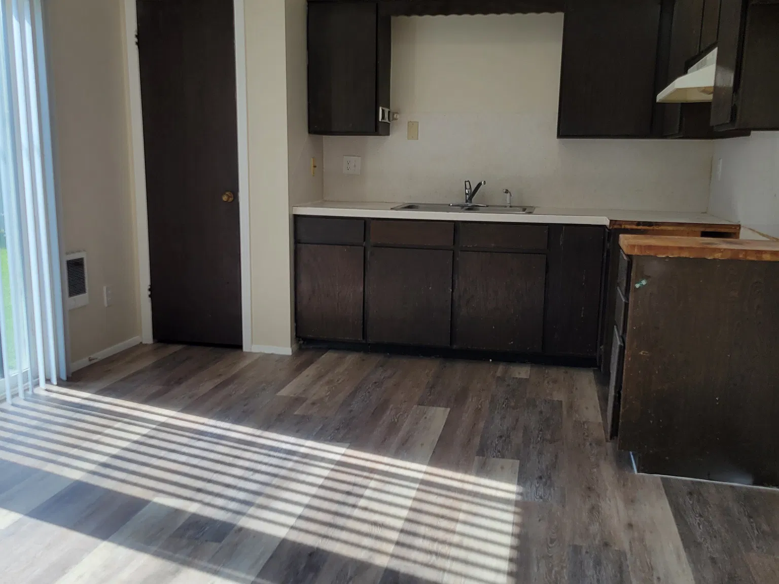 2 bed, 1.5 bath, 1100 sqft, $800 — Photo 3