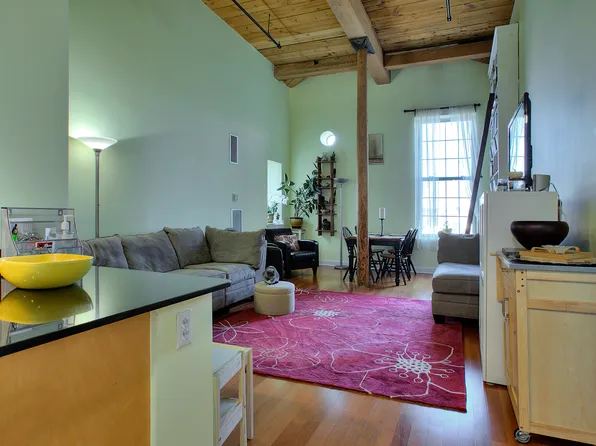 52 Lawrence Dr APT 614, Lowell, MA 01854