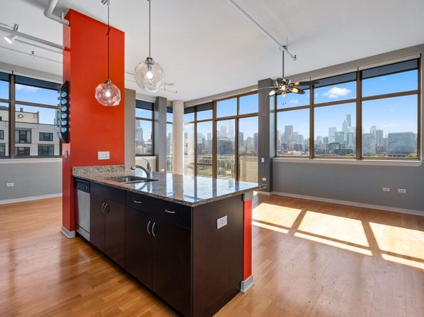 511 W Division St APT 807