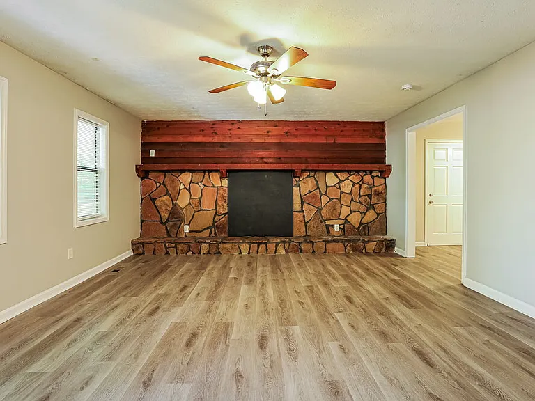 3237 Carmel Dr — Photo 6
