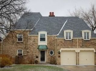 3920 N Ridgefield Cir, Shorewood, WI 53211